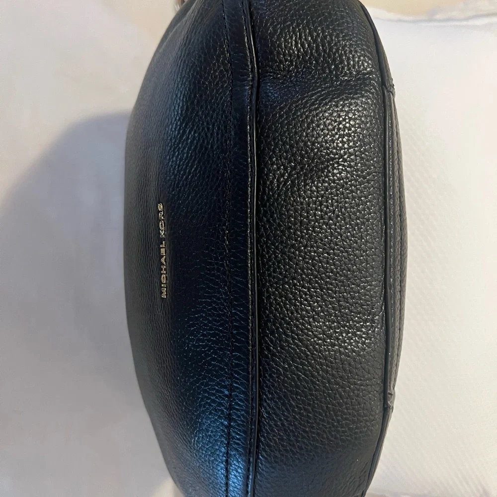 💚Michael Kors Black Leather Hobo Bag🩷